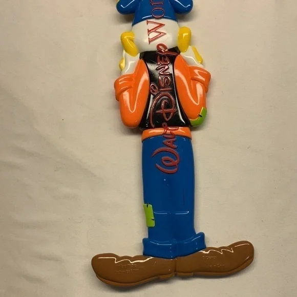 Walt Disney World Back Scratcher Featuring Mickey Donald and Goofy 15” - Picture 9 of 9